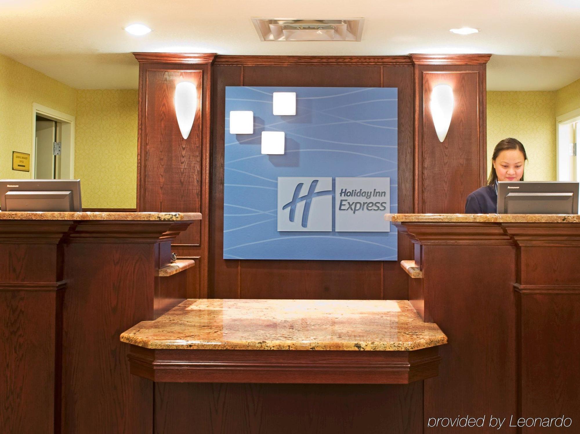 Holiday Inn Express Hotel & Suites Edson, An Ihg Hotel Интерьер фото